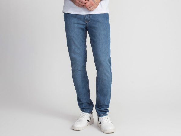 O Mundo das Atemporais e Estilosas Calças Jeans Masculinas