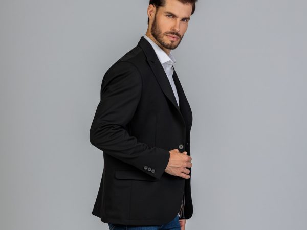 Confira 8 Looks para Homens Elegantes terem no Guarda-Roupa