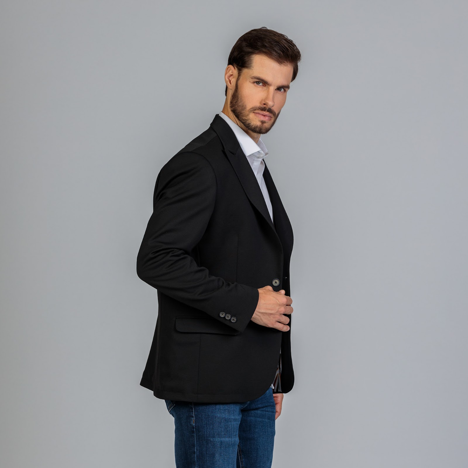 Confira 8 Looks para Homens Elegantes terem no Guarda-Roupa