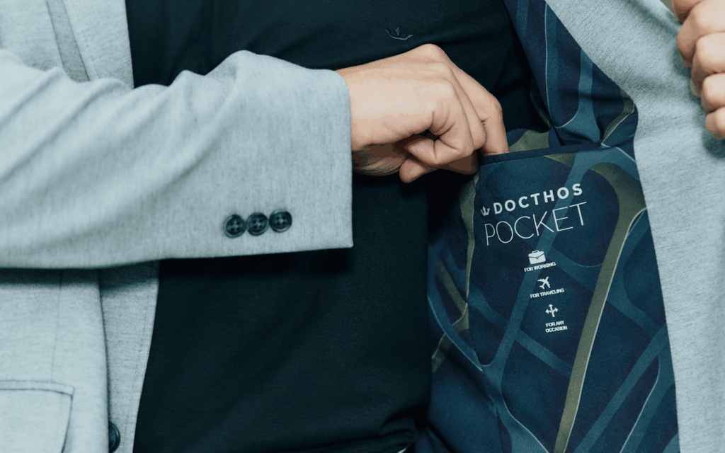 homem com o blazer aberto de esporte fino masculino para casamento 