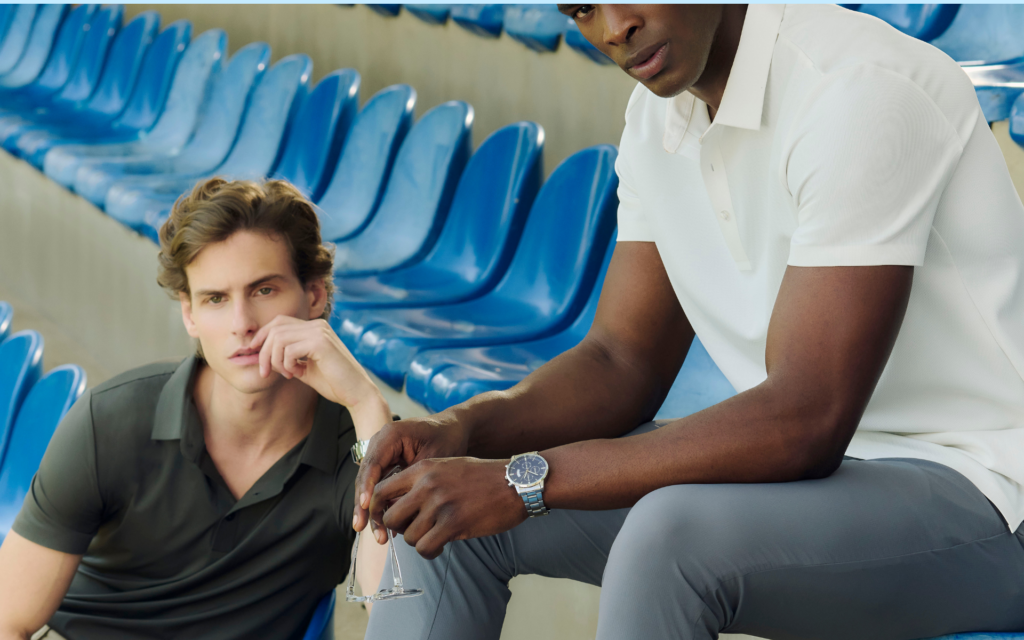 homens usando a camisa que não amassa da docthos, versão polo