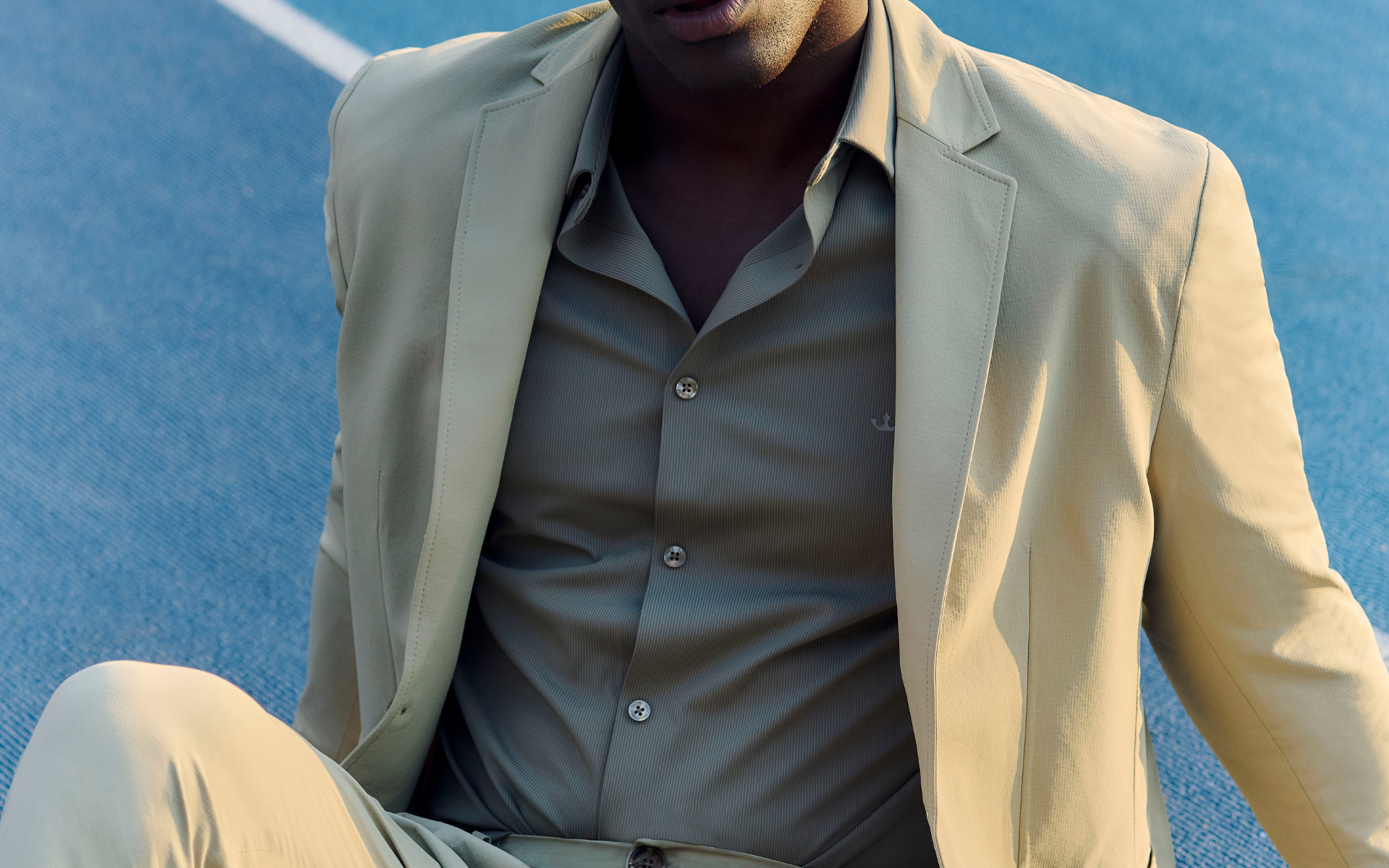 Camisa social masculina slim: conheça a medida certa da elegância