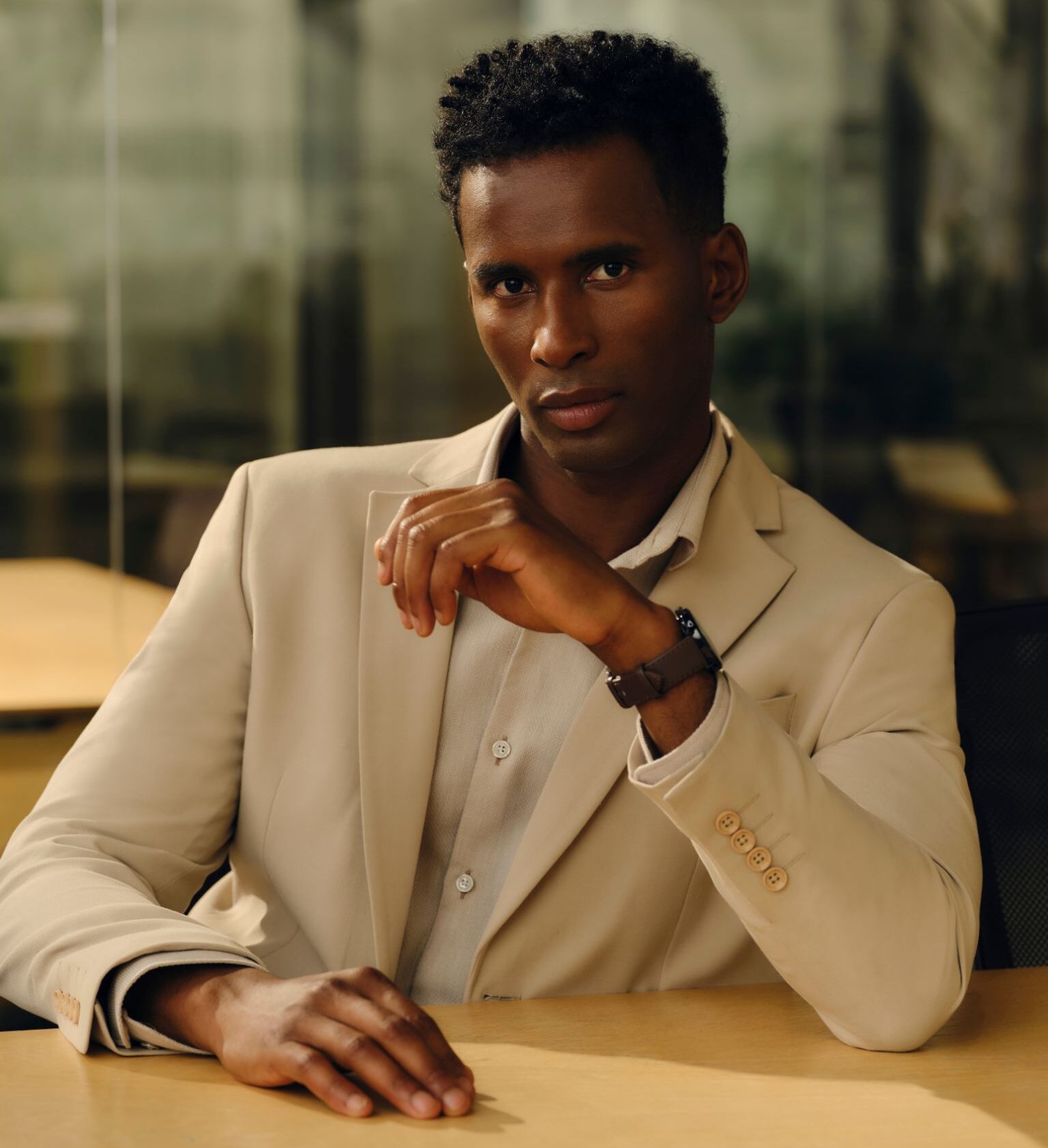 3 dicas para montar um look monocromático masculino elegante